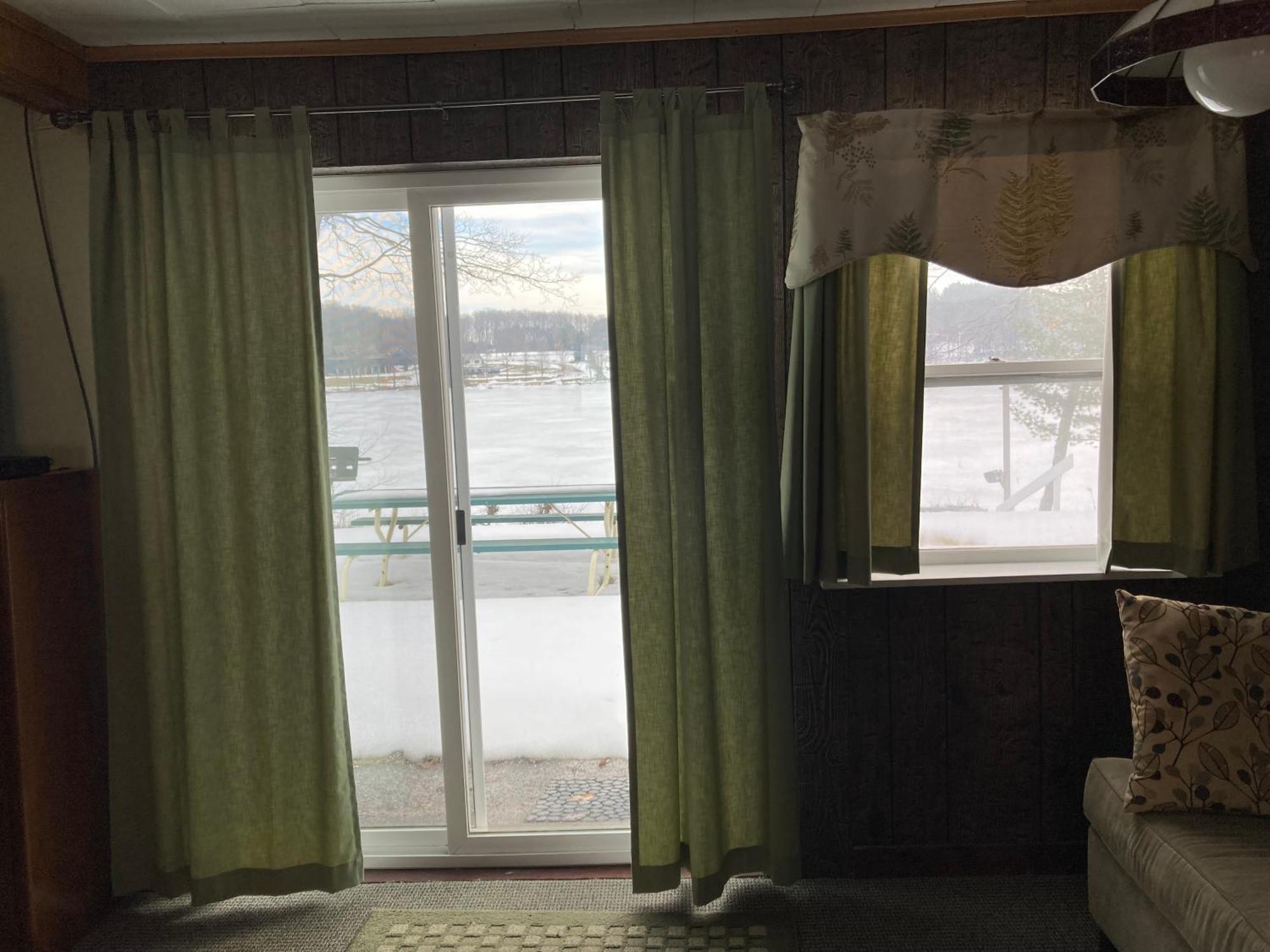 Dixon Lake Resort Motel Gaylord Exterior photo