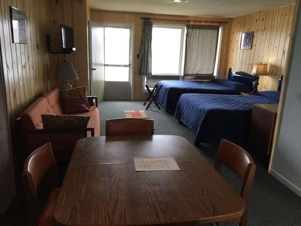 Dixon Lake Resort Motel Gaylord Exterior photo