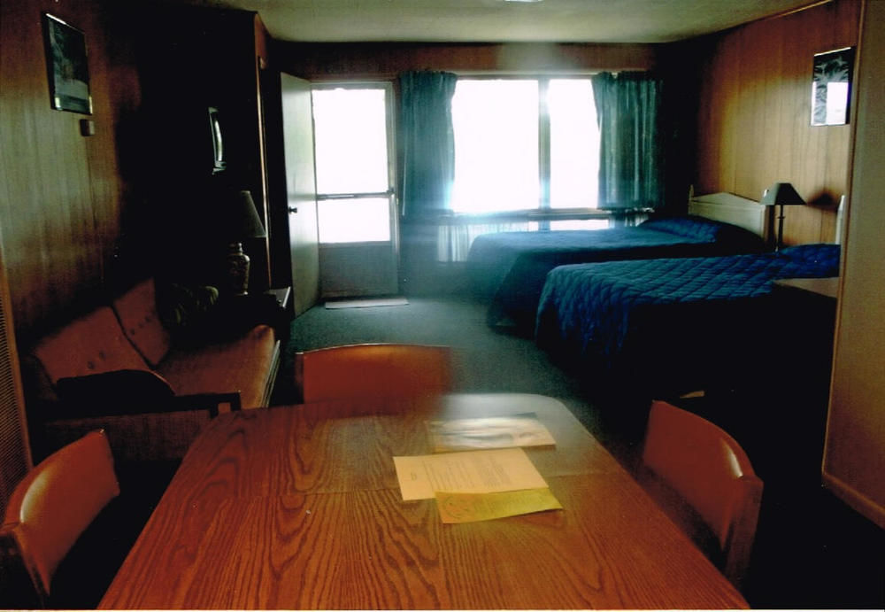 Dixon Lake Resort Motel Gaylord Exterior photo
