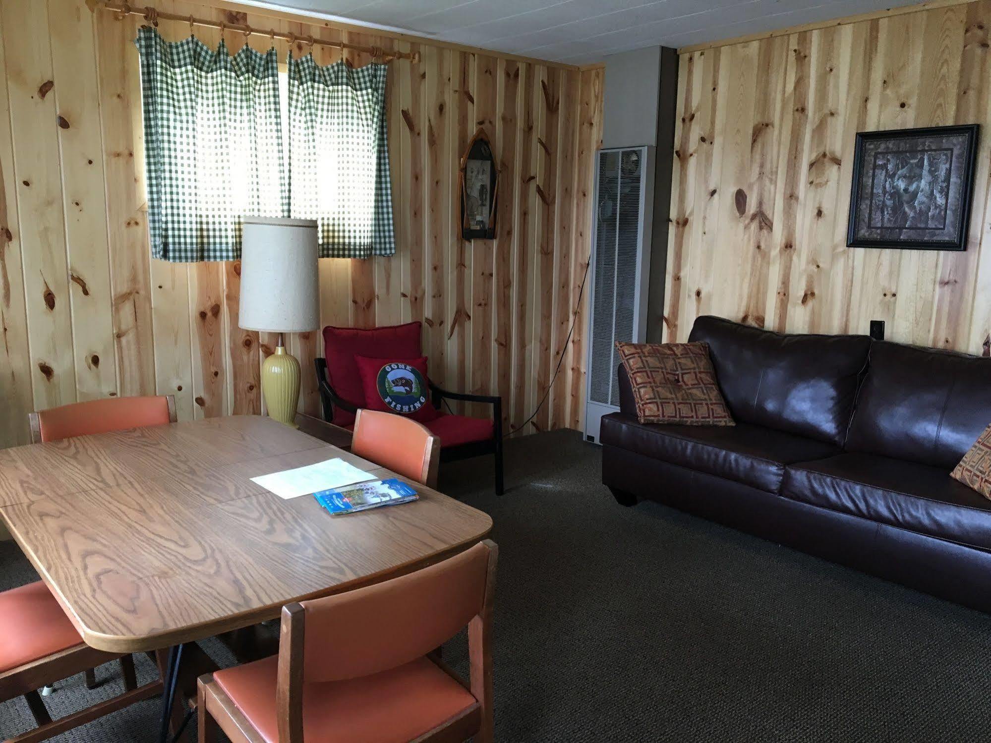 Dixon Lake Resort Motel Gaylord Exterior photo